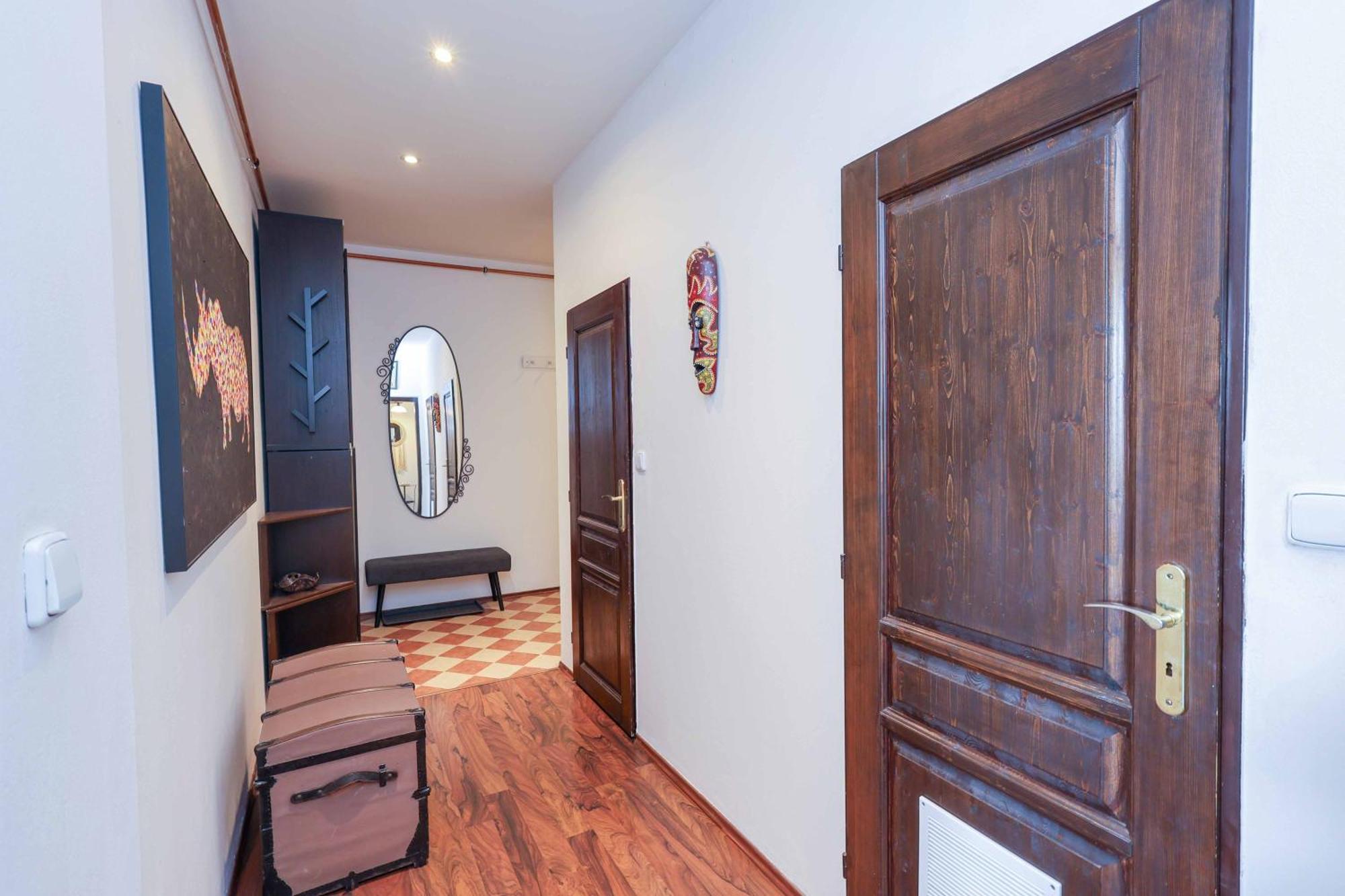 Cozy & Spacious Family Stay Near Train Station براتسيلافا المظهر الخارجي الصورة
