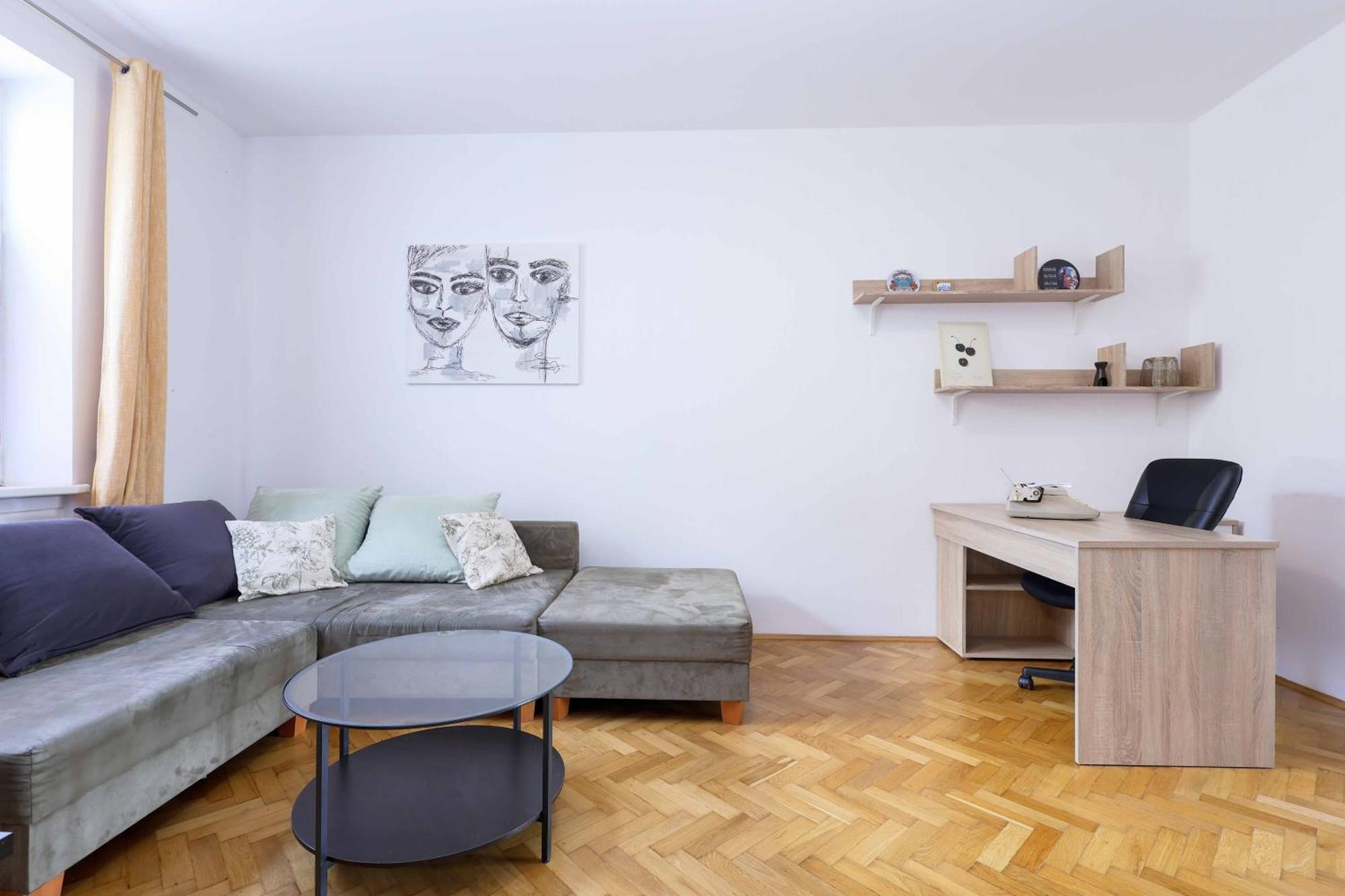 Cozy & Spacious Family Stay Near Train Station براتسيلافا المظهر الخارجي الصورة